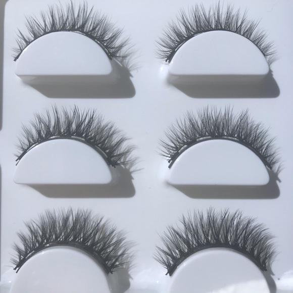 NATURAL Magnetic Eyelashes Kit w/ Eyeliner - Picture 3 of 10